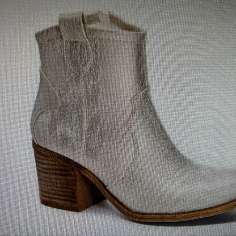 Dirty Laundry Textured Cream Ankle Boots